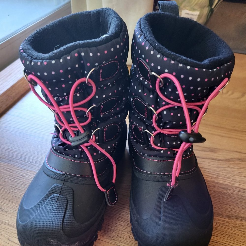 Girls snow boots black size 1